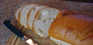 Bánh mì rán thơm ngon cho bữa sáng ngày 8/3