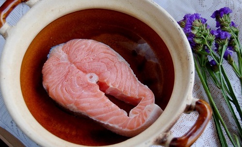 Cách làm cá hồi kho tiêu siêu hấp dẫn cho bữa cơm ngày lạnh