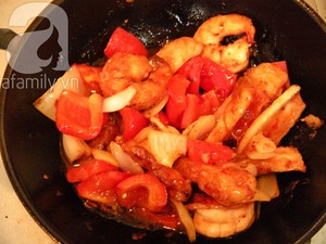 Cách chế biến hải sản xào chua ngọt cho bữa cơm tối