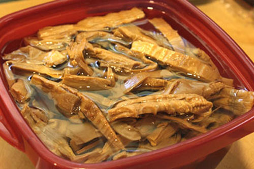 Chân giò ninh măng lưỡi lợn - món ăn truyền thống của miền Bắc dịp Tết