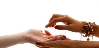 So 2 tay với nhau, nếu bạn thấy đường tình duyên mình thế này thì có nghĩa là...