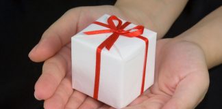 5 ý tưởng quà tặng cực lãng mạn cho chàng