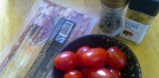 Thịt xông khói cuộn cà chua bi - món khai vị hoàn hảo