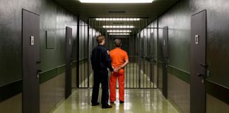 Số phận bi thảm của tội phạm ấu dâm trong nhà tù Mỹ