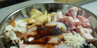 Hết sạch nồi cơm với món cá kho riềng với thịt ba chỉ