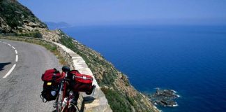 Phiêu lưu bên bờ Địa Trung Hải