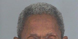 Báo cảnh sát vì bạn gái... không cho "quan hệ"