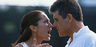 Làm sao để phàn nàn khéo léo với chồng?