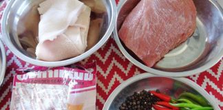 Cách làm nem chua bò thơm ngon để chồng nhậu Tết