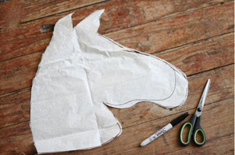 Cách trang trí gối hình chú ngựa làm quà Tết năm ngựa