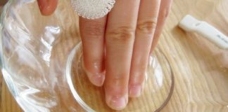 10 cách chăm sóc móng tay hư tổn