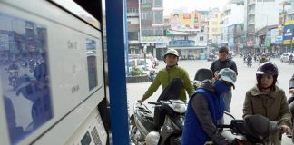 Giá xăng tăng gần 700 đồng/lít