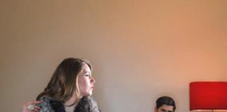 Choáng váng trước "nghề" làm thêm của vợ