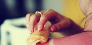 Xoa dịu làn da cháy nắng