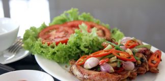 Mực cơm xóc tỏi cực ngon miệng cho bữa cơm gia đình