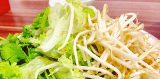 cách-làm-hủ-tiếu-mực-thịt-băm-tươi-ngon-hấp-dẫn-1