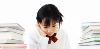 4 điều sĩ tử cần tránh để giữ sức khỏe trong mùa thi