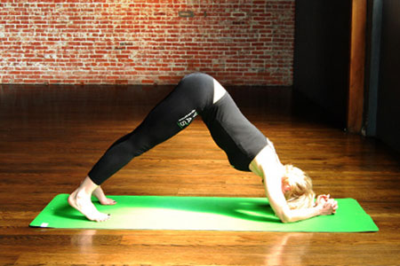 6 động tác Yoga giúp bạn luôn trẻ trung
