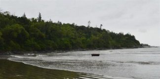 Dập dềnh sóng vỗ Bàn Than