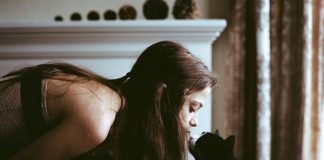 Hãy hôn người đó một lần…