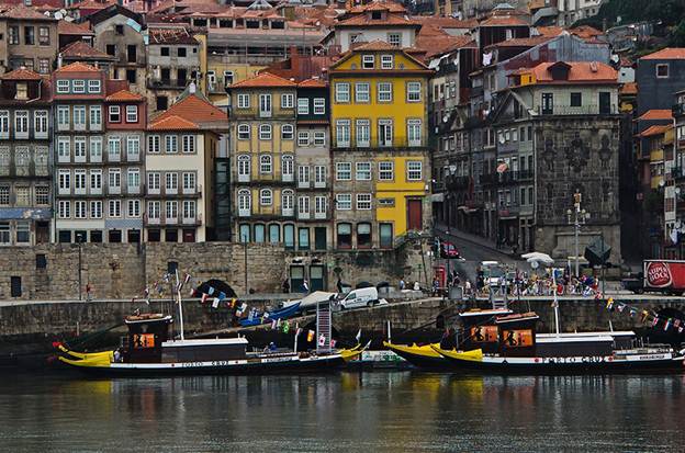 Thăm Cais da Ribeira linh hồn của Porto