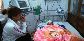 Bé 25 tháng tuổi té dập não tại nhà trẻ đã tử vong