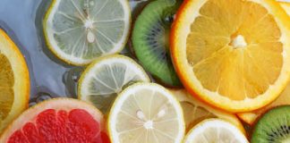 Cách trị mụn nhanh với chanh và dưa chuột