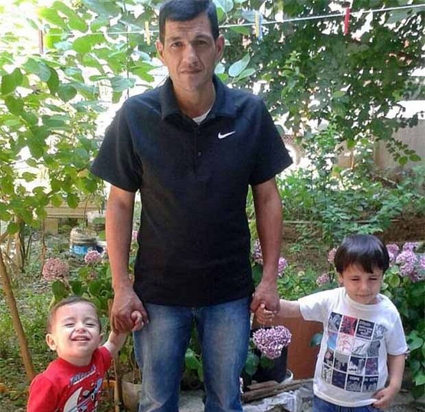 Lời cuối của bé trai Syria chết đuối: Bố ơi, xin đừng chết!