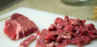 Nấu canh giá đỗ thịt bò thanh mát