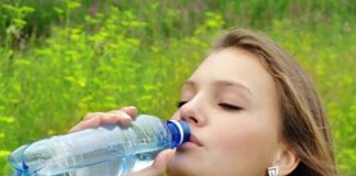 6 cách hiệu quả ngăn ngực chảy xệ