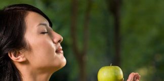 Cách thu nhỏ lỗ chân lông trên mũi