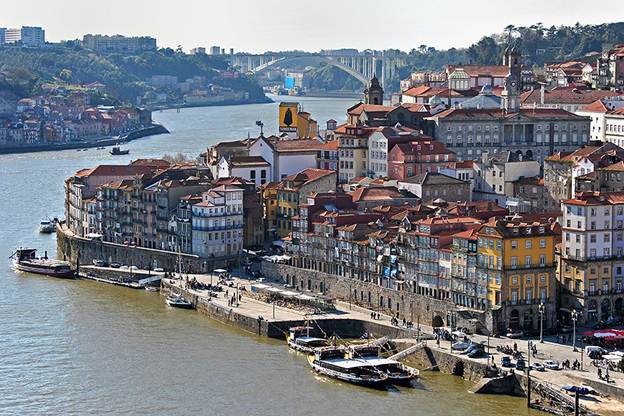 Thăm Cais da Ribeira linh hồn của Porto