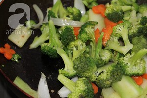 Cách làm bông cải xanh xào cật heo ngon cơm tối