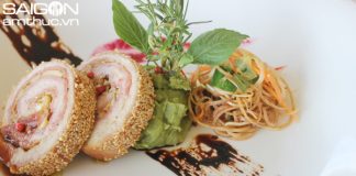 Vào bếp làm thăn heo cuộn nấm rừng thơm phức cho cả nhà