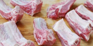 Ngon tuyệt với món sườn hầm rau củ bằng nồi nấu chậm