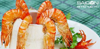 Tôm hấp nước dừa đơn giản mà ngon