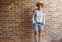 Tái chế áo len cũ thành áo cut out vai ‘quyến rũ điên đảo’ Tái chế áo len cũ thành áo cut out vai 'quyến rũ điên đảo'