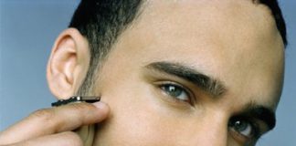 Làm sao để không bị "tai nạn" khi cạo râu?