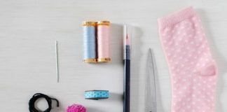 Cuối tuần học cách làm thỏ bông xinh xắn tặng bé từ tất cũ