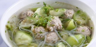 Nấu canh mướp thịt viên ngon ngọt cho ngày mát trời