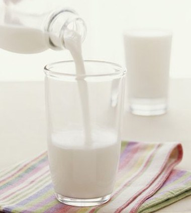 5 lý do bạn không nên uống sữa tách béo