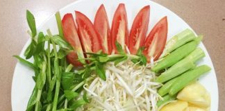 Nấu canh chua mực thanh mát cho bữa trưa oi nắng