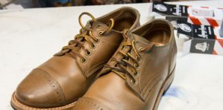 Mách bạn cách làm mới giày da cho chàng diện đẹp hơn