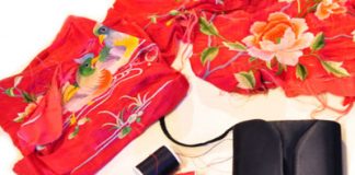 Lạ mắt túi xách handmade hoa văn nổi bật