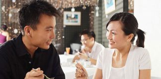 5 bệnh dễ mắc nếu ăn tối không đúng cách