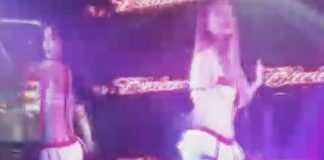 Tiếp viên bikini múa khiêu dâm: Cởi hở đến khi hết khách