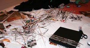 Trang trí sổ tay độc đáo từ giấy báo cũ - 1