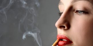 9 thói quen xấu thời hiện đại làm bạn già trước tuổi