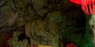 Hang động Nhị Thanh giữa phố núi