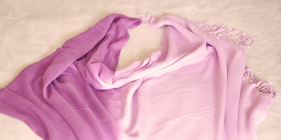 Cách tạo áo khoác dịu dàng từ khăn quàng cổ
